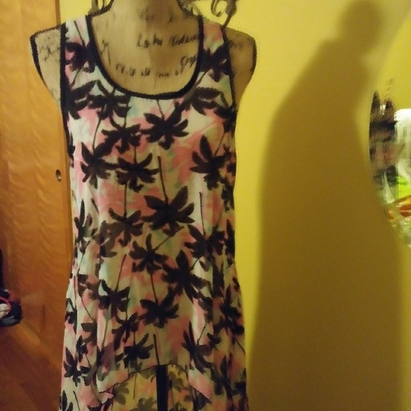 Tank - Picture 2 of 4